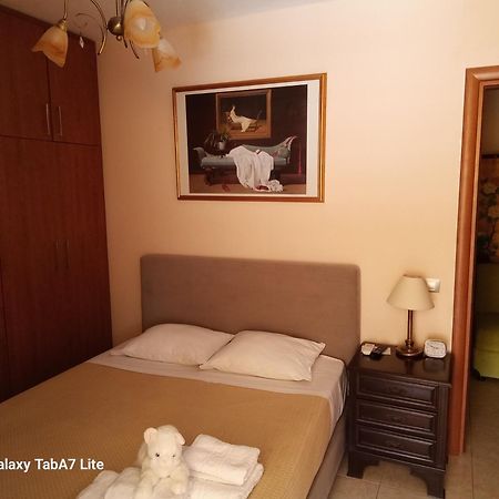 Villa Avatos - Near To The Port Of Rafina And The Airport Of Athens Agios Spyridon  Exterior foto
